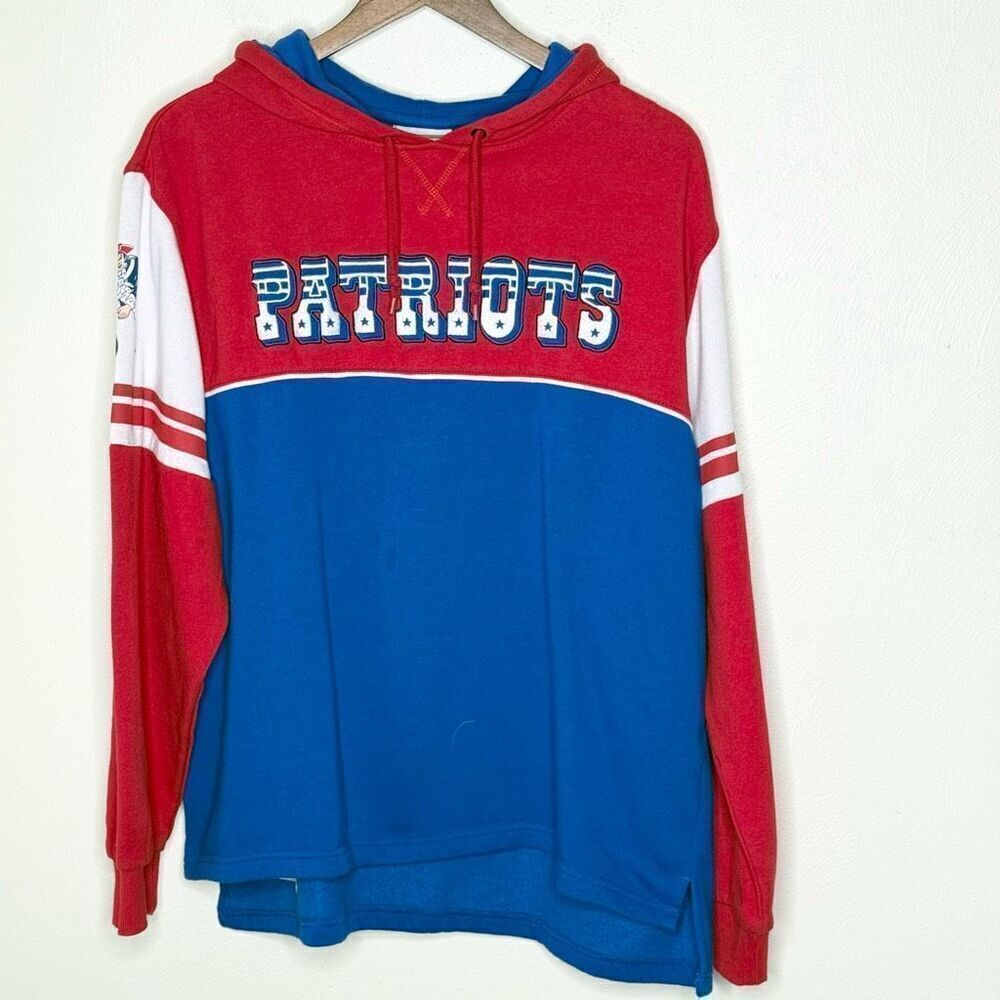 Mitchell & Ness Embroidered Red Blue Patriots Hoodie - Unisex L